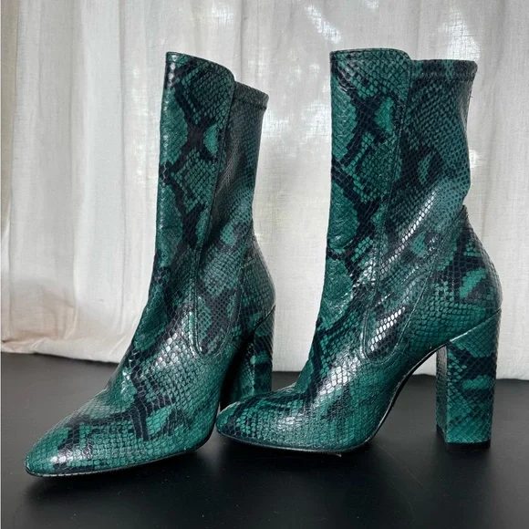 Stuart Weitzman Green Ankle Booties - Picture 3 of 7
